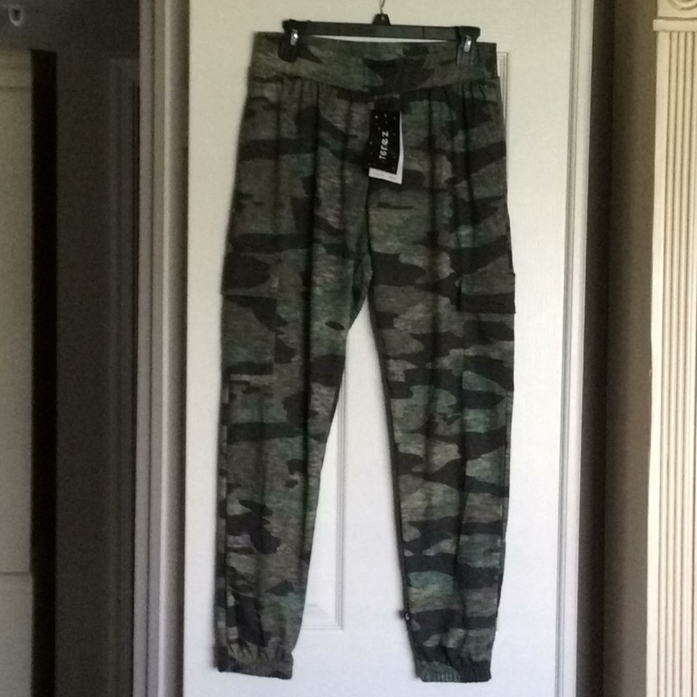 Terez camo cargo sweatpants NWT
